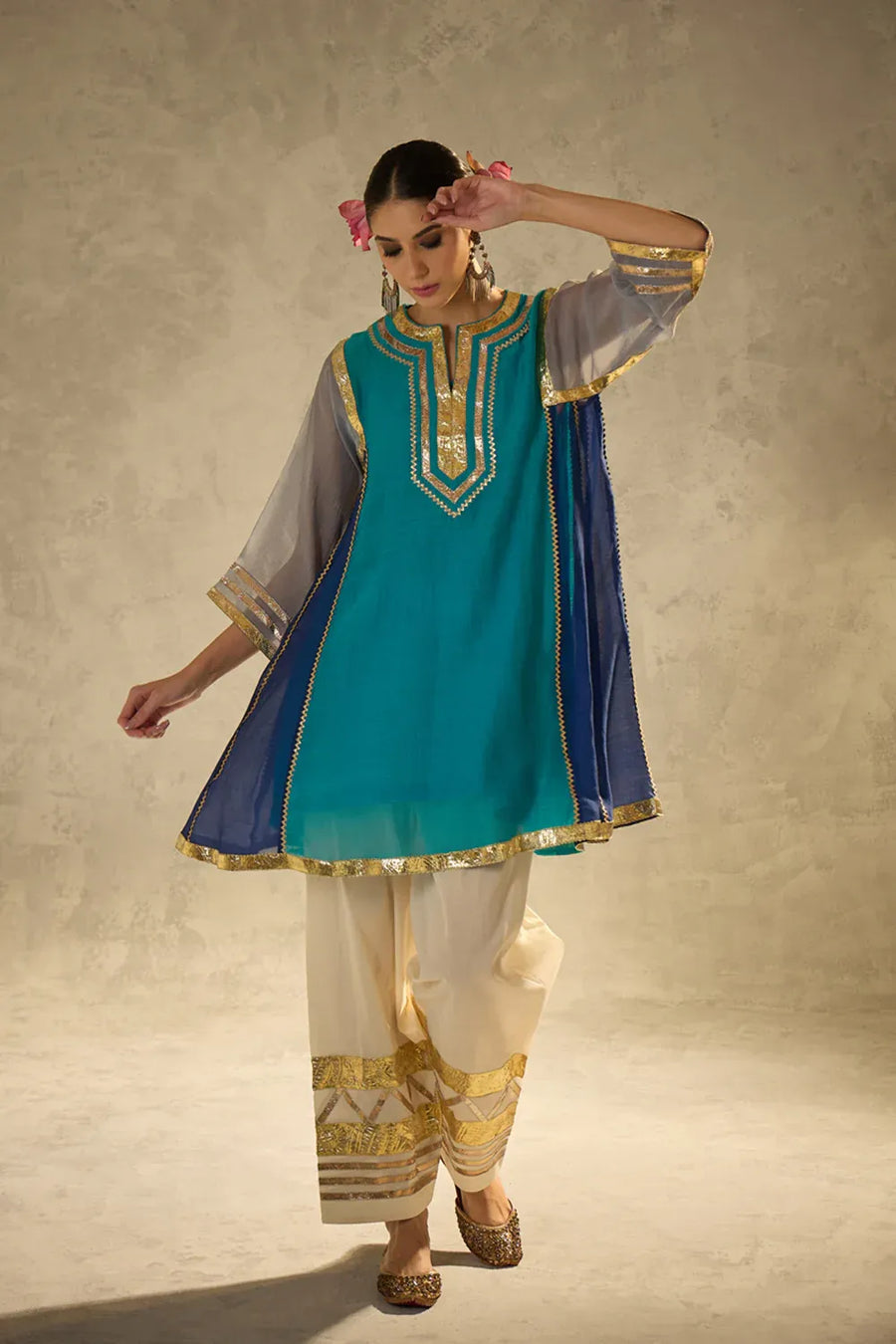 Kareena Kapoor Set Blue