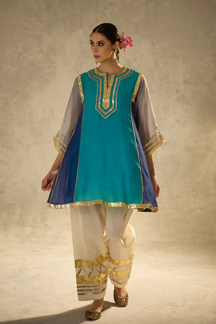 Kareena Kapoor Set Blue