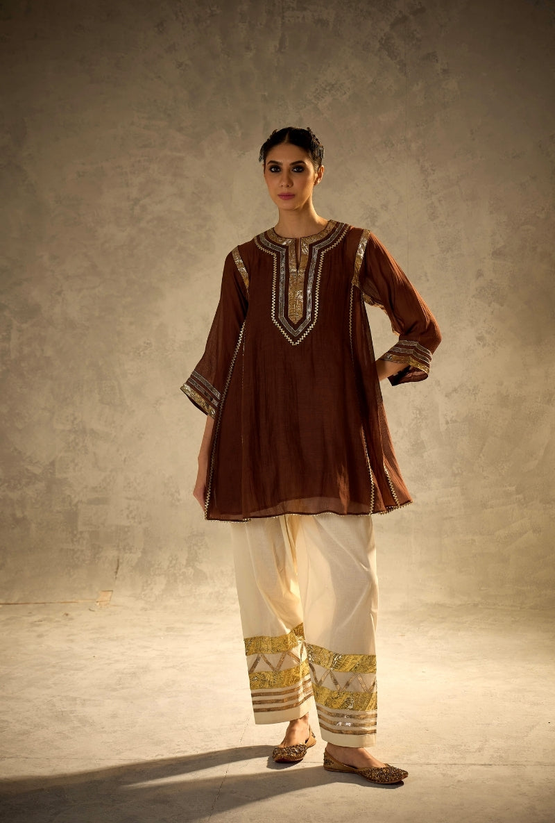 Kareena Kapoor Set Brown
