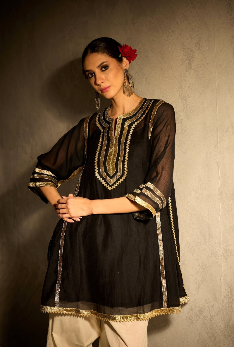 Kareena Kapoor Set Black