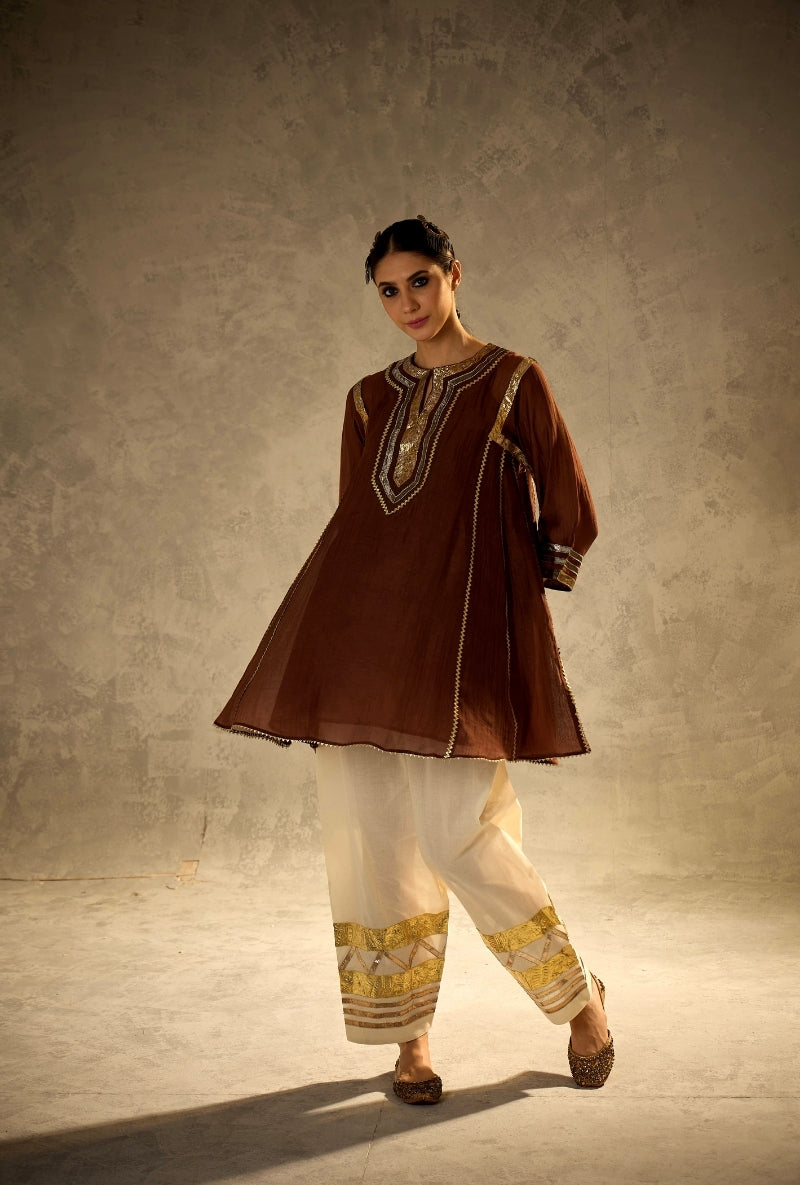 Kareena Kapoor Set Brown