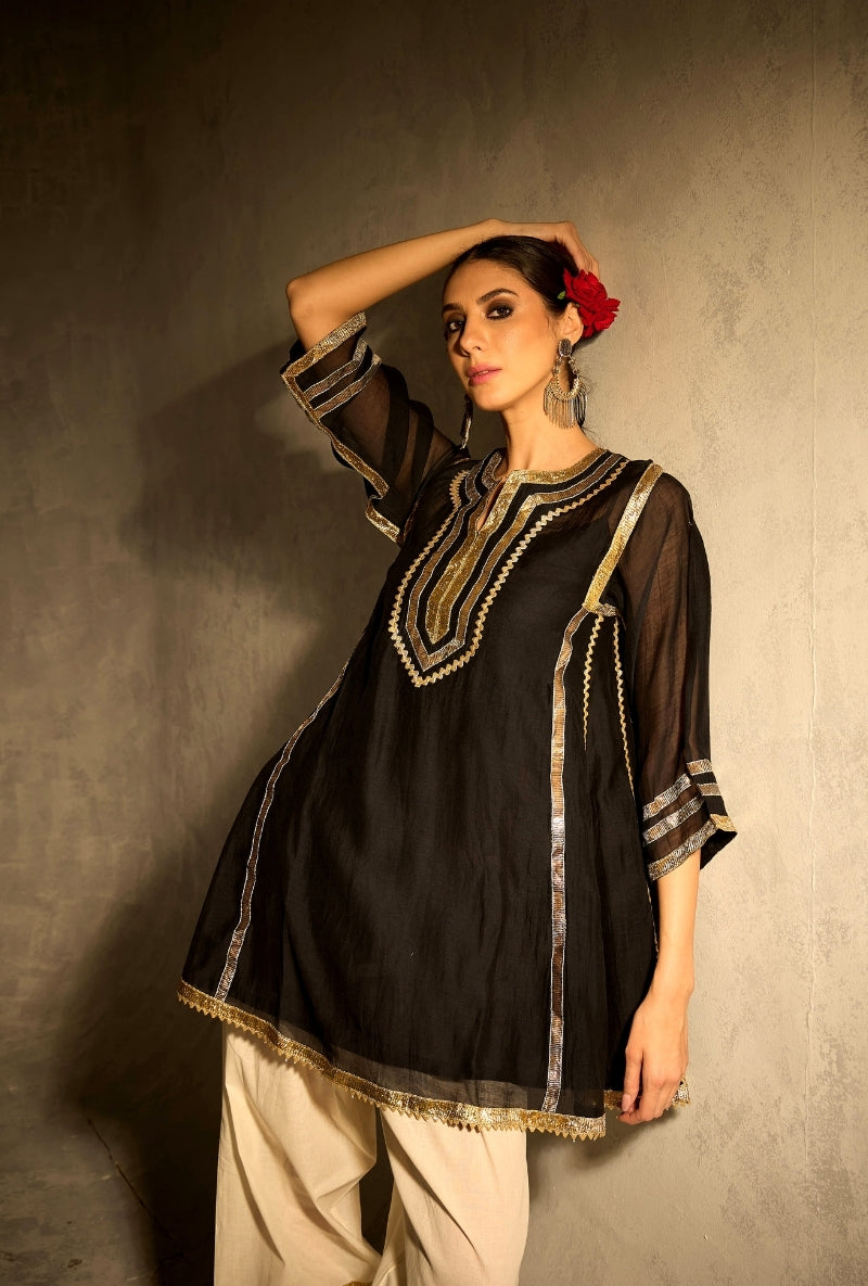Kareena Kapoor Set Black