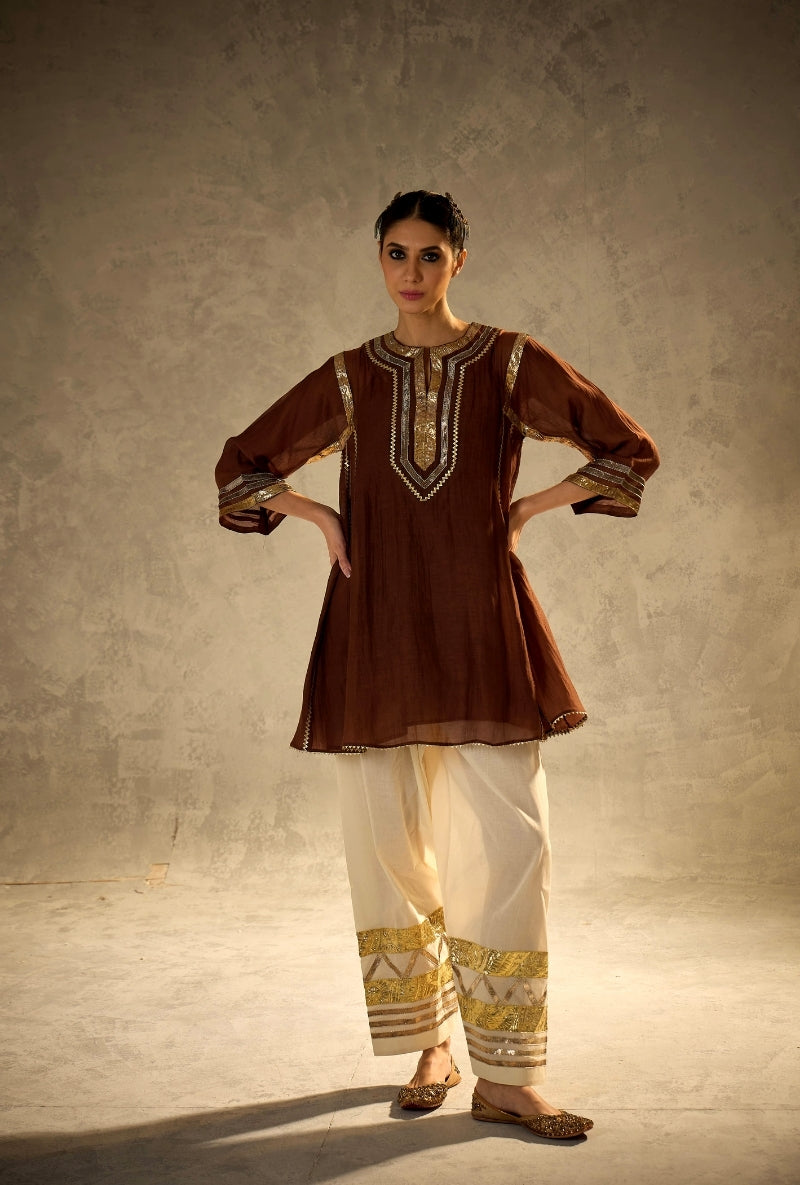 Kareena Kapoor Set Brown