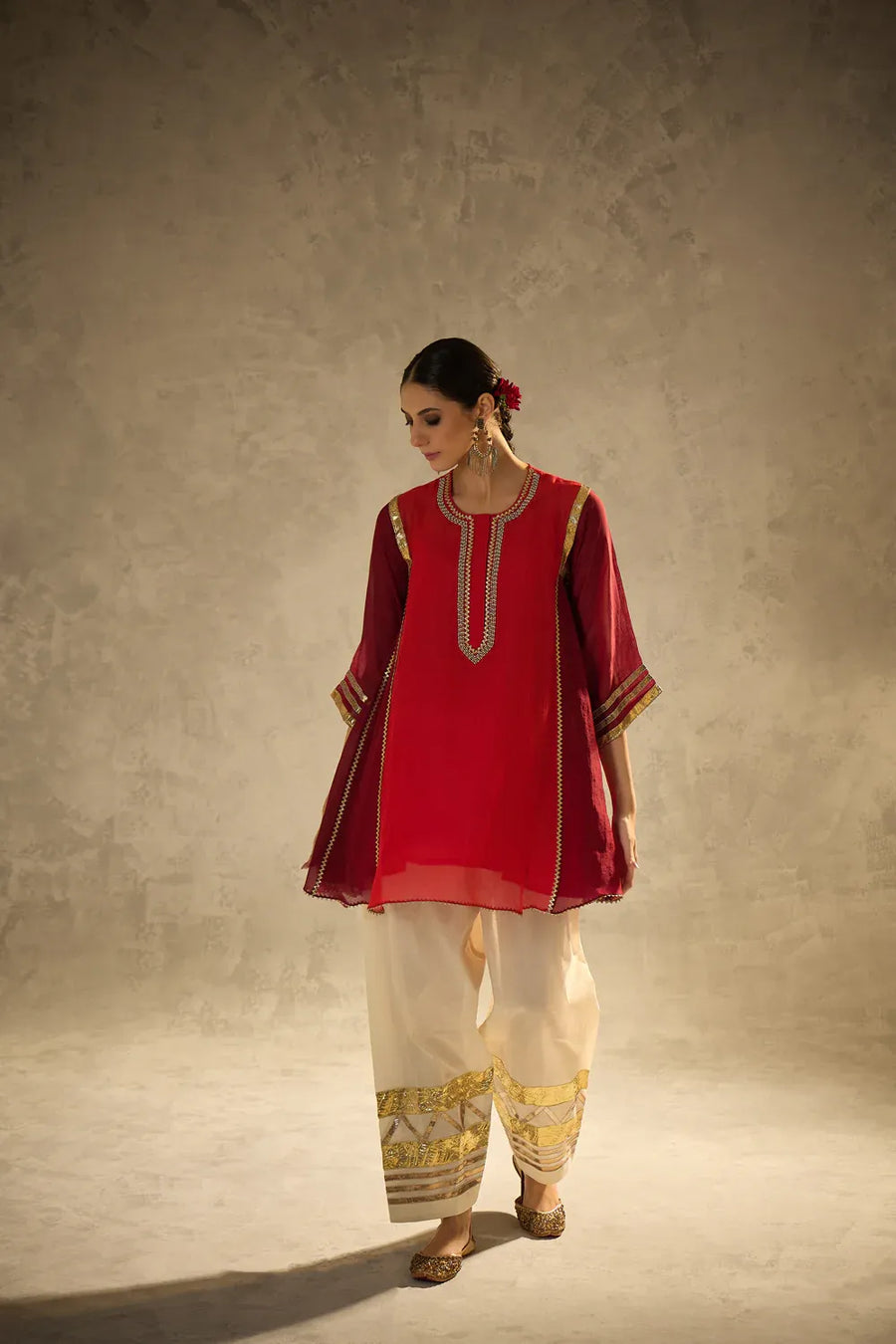 Kareena Kapoor Set Red
