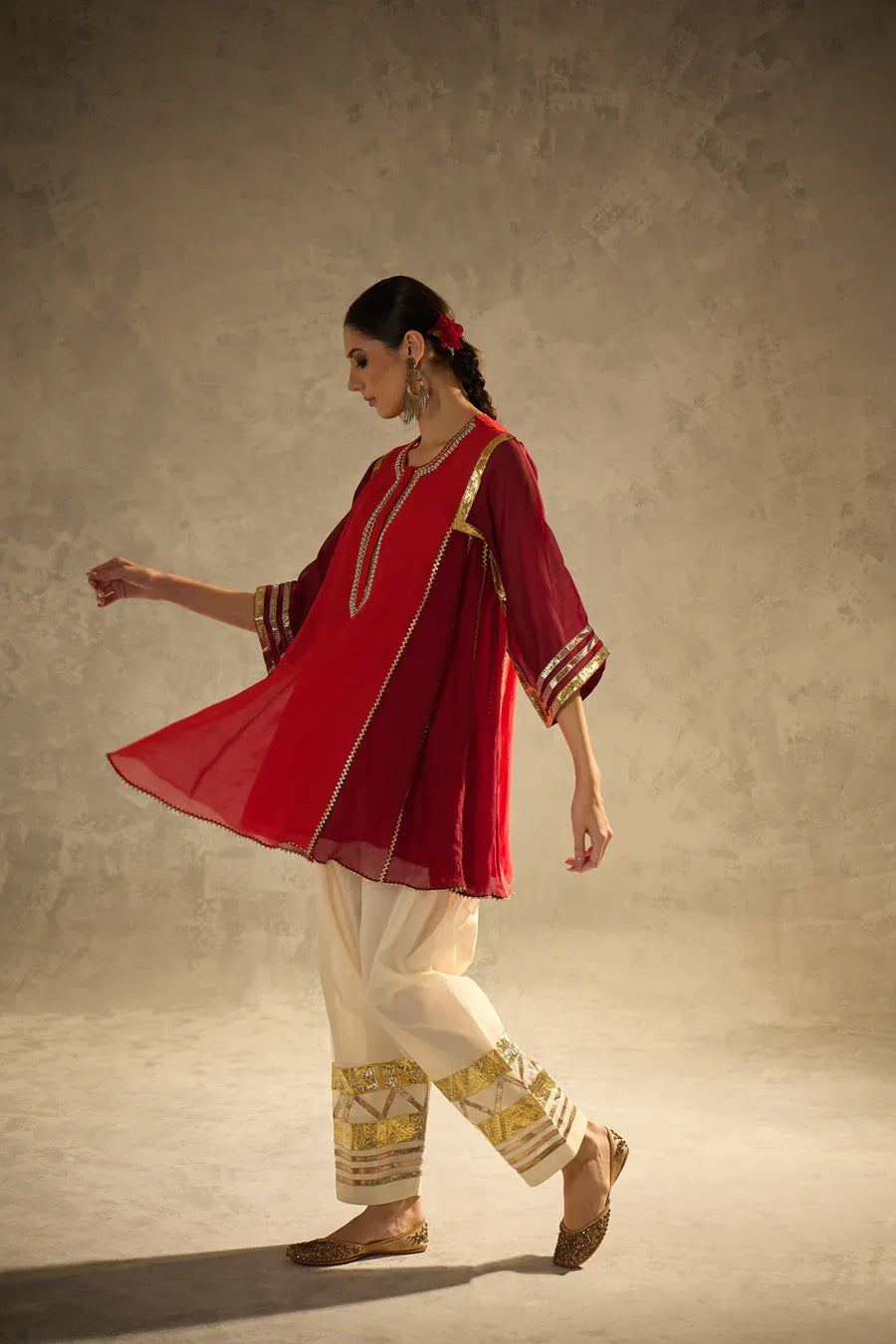 Kareena Kapoor Set Red